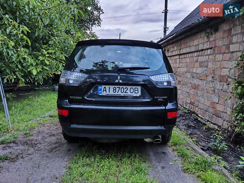 Внедорожник / Кроссовер Mitsubishi Outlander XL 2009 в Киеве