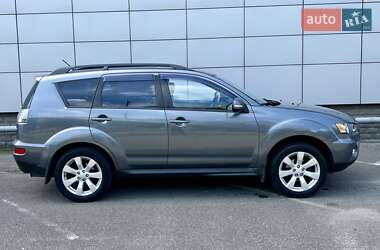 Внедорожник / Кроссовер Mitsubishi Outlander XL 2011 в Киеве