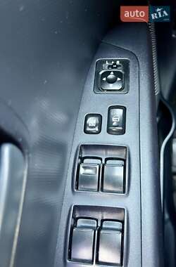 Внедорожник / Кроссовер Mitsubishi Outlander XL 2011 в 