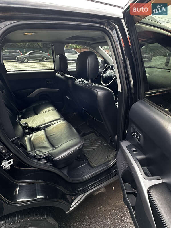 Внедорожник / Кроссовер Mitsubishi Outlander XL 2008 в Киеве