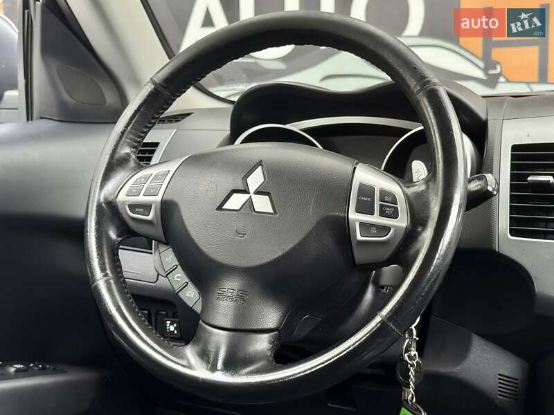 Внедорожник / Кроссовер Mitsubishi Outlander XL 2007 в Харькове