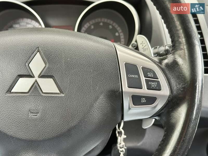 Внедорожник / Кроссовер Mitsubishi Outlander XL 2007 в Харькове