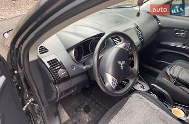 Позашляховик / Кросовер Mitsubishi Outlander XL 2007 в 