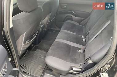 Позашляховик / Кросовер Mitsubishi Outlander XL 2007 в 