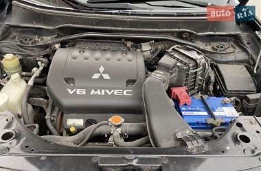 Позашляховик / Кросовер Mitsubishi Outlander XL 2007 в 