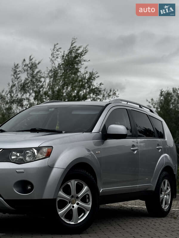 Внедорожник / Кроссовер Mitsubishi Outlander XL 2007 в Дрогобыче