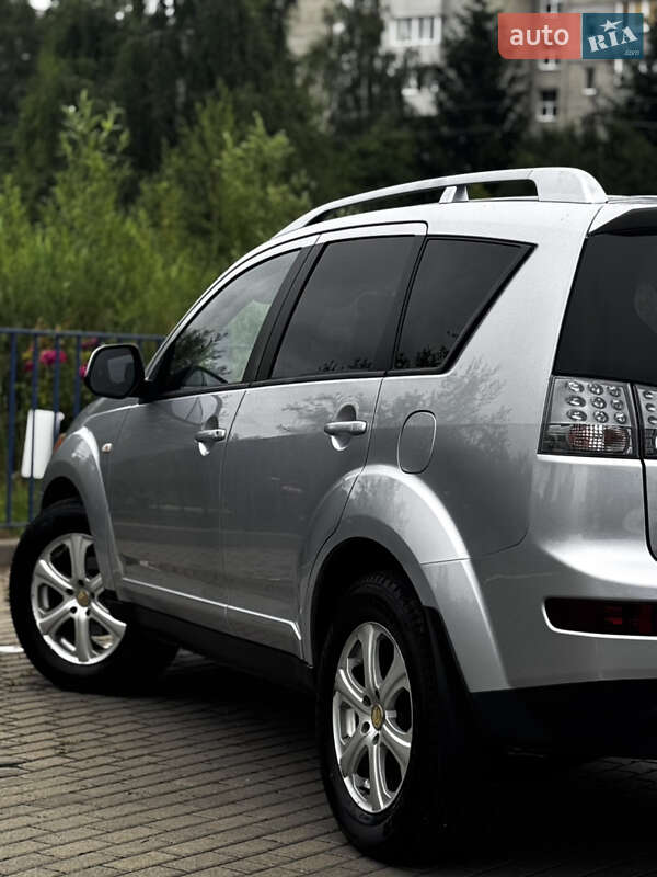 Внедорожник / Кроссовер Mitsubishi Outlander XL 2007 в Дрогобыче