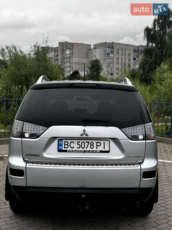 Внедорожник / Кроссовер Mitsubishi Outlander XL 2007 в Дрогобыче