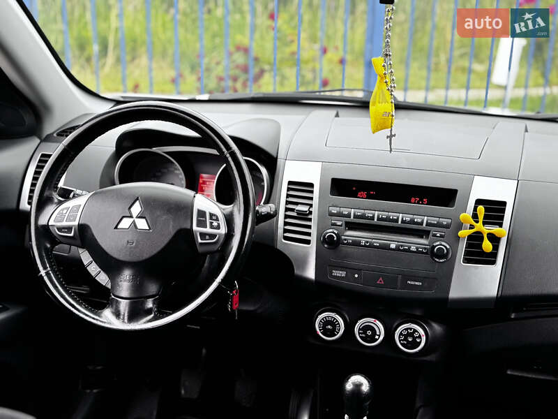 Внедорожник / Кроссовер Mitsubishi Outlander XL 2007 в Дрогобыче