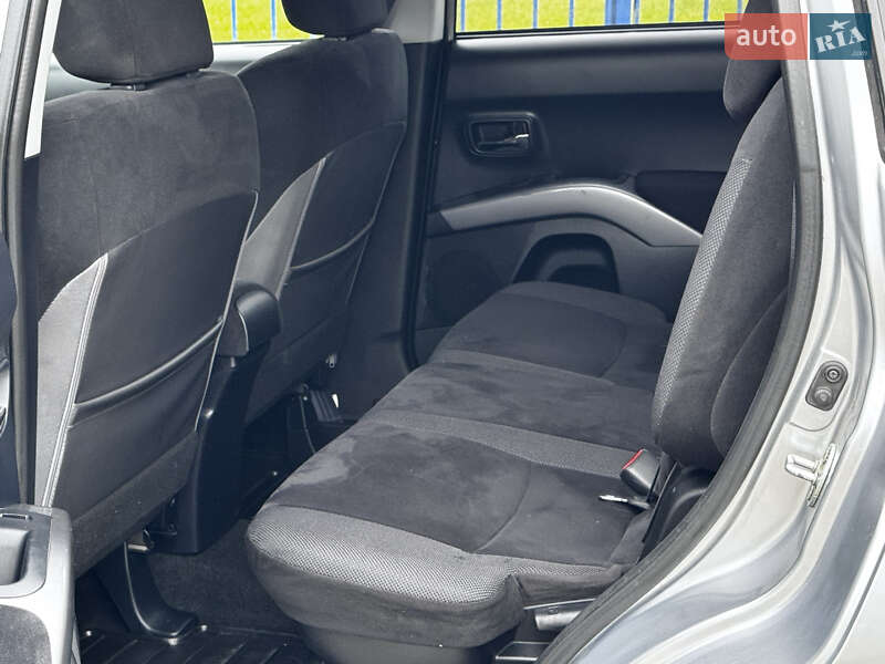 Внедорожник / Кроссовер Mitsubishi Outlander XL 2007 в Дрогобыче