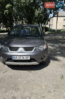 Внедорожник / Кроссовер Mitsubishi Outlander XL 2009 в 
