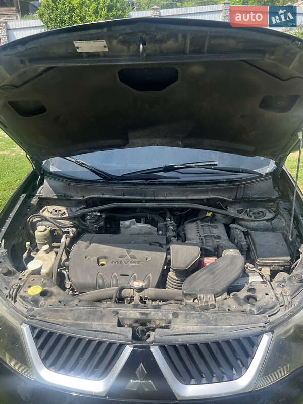 Внедорожник / Кроссовер Mitsubishi Outlander XL 2008 в Тернополе фото 19 Внедорожник / Кроссовер Mitsubishi Outlander XL 2008 в Тернополе