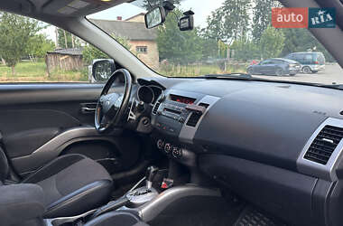 Внедорожник / Кроссовер Mitsubishi Outlander XL 2011 в 