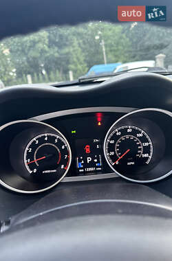 Внедорожник / Кроссовер Mitsubishi Outlander XL 2011 в 