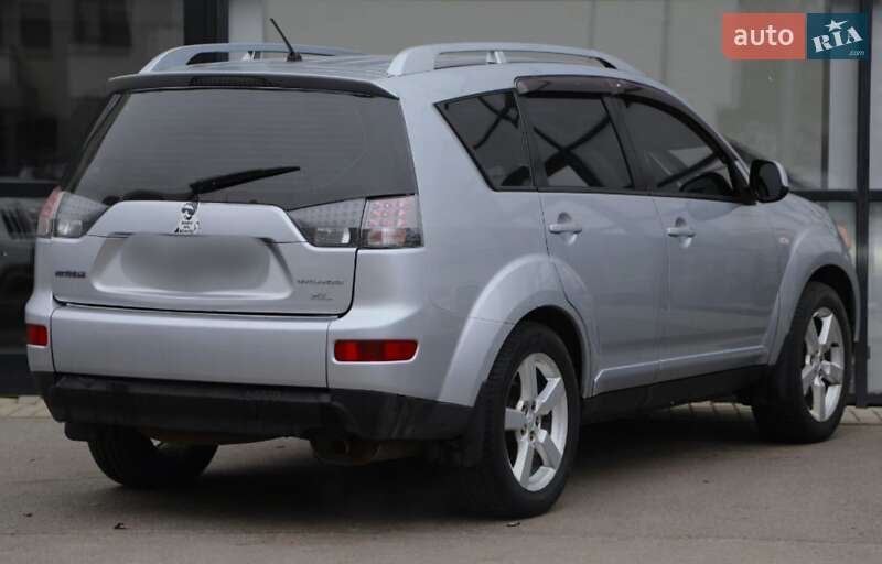 Позашляховик / Кросовер Mitsubishi Outlander XL 2008 в Харкові