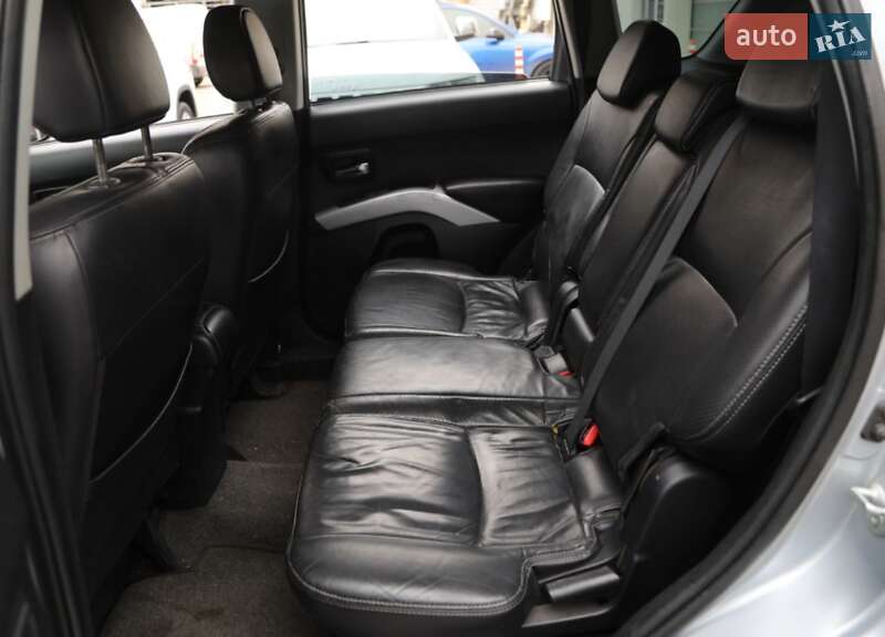 Позашляховик / Кросовер Mitsubishi Outlander XL 2008 в Харкові