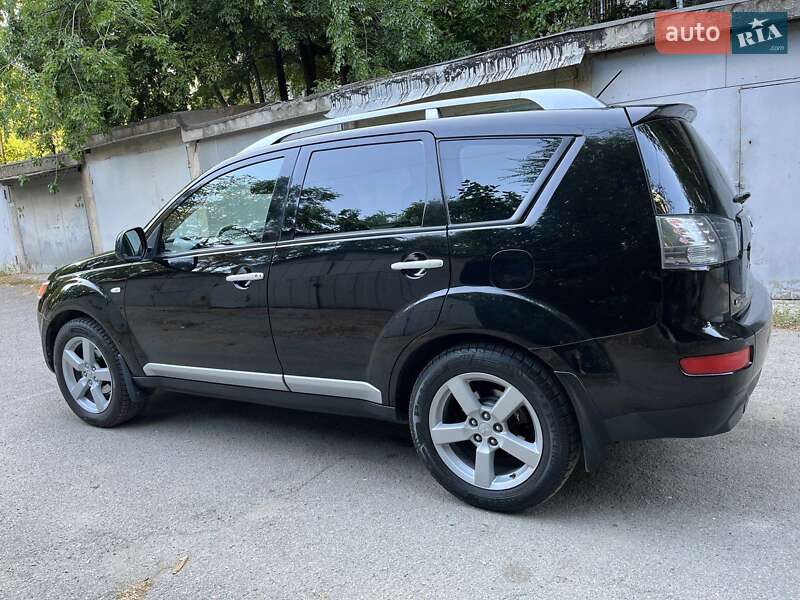 Внедорожник / Кроссовер Mitsubishi Outlander XL 2007 в Одессе
