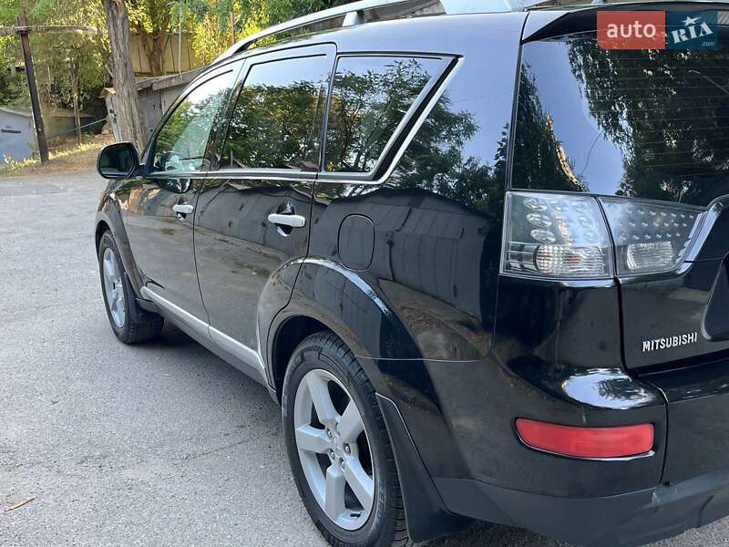 Внедорожник / Кроссовер Mitsubishi Outlander XL 2007 в Одессе