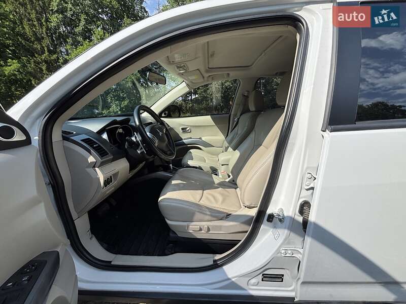 Внедорожник / Кроссовер Mitsubishi Outlander XL 2008 в Сумах