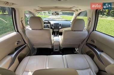 Позашляховик / Кросовер Mitsubishi Outlander XL 2008 в 