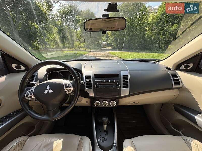 Внедорожник / Кроссовер Mitsubishi Outlander XL 2008 в Сумах