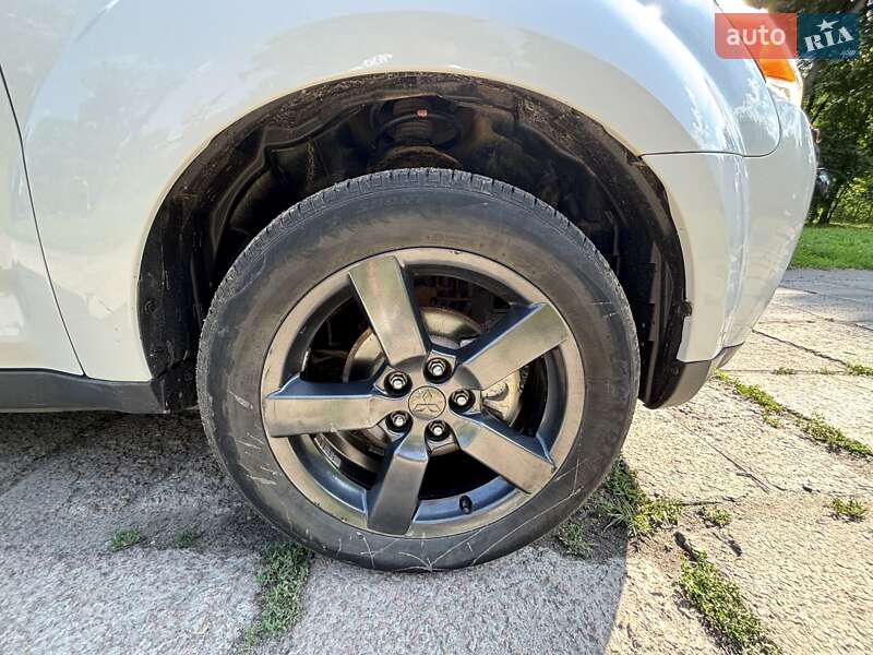 Внедорожник / Кроссовер Mitsubishi Outlander XL 2008 в Сумах