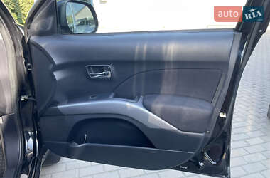 Внедорожник / Кроссовер Mitsubishi Outlander XL 2007 в 
