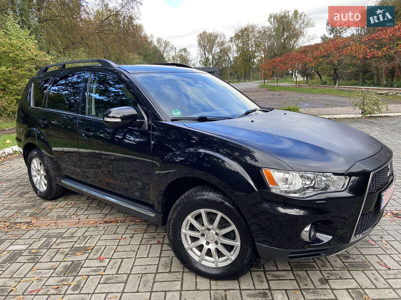 Внедорожник / Кроссовер Mitsubishi Outlander XL 2011 в Дрогобыче