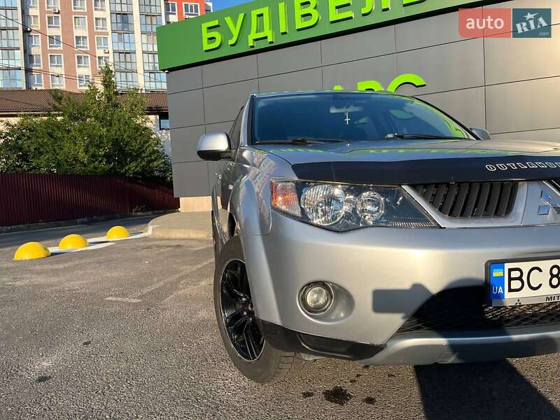 Внедорожник / Кроссовер Mitsubishi Outlander XL 2008 в Львове
