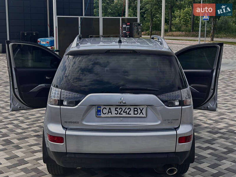 Внедорожник / Кроссовер Mitsubishi Outlander XL 2008 в Каневе
