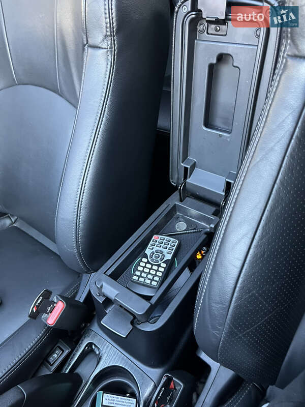 Внедорожник / Кроссовер Mitsubishi Outlander XL 2008 в Львове