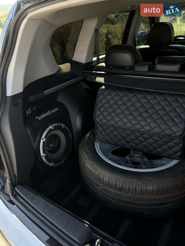 Внедорожник / Кроссовер Mitsubishi Outlander XL 2008 в Львове