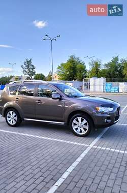 Внедорожник / Кроссовер Mitsubishi Outlander XL 2010 в 