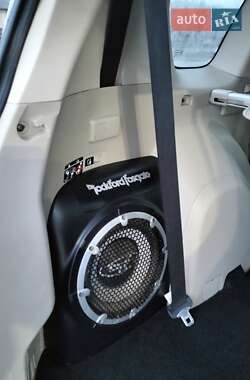 Внедорожник / Кроссовер Mitsubishi Outlander XL 2010 в 