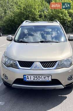 Позашляховик / Кросовер Mitsubishi Outlander XL 2009 в Києві