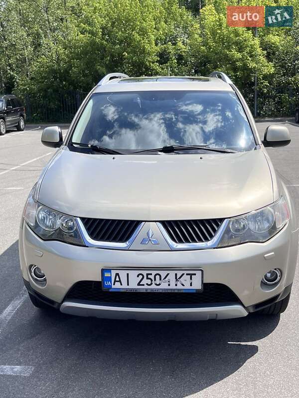 Mitsubishi Outlander XL 2009