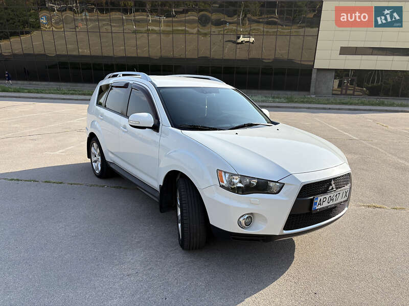 Позашляховик / Кросовер Mitsubishi Outlander XL 2010 в Запоріжжі