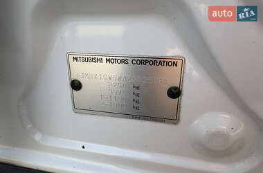 Внедорожник / Кроссовер Mitsubishi Outlander XL 2010 в 