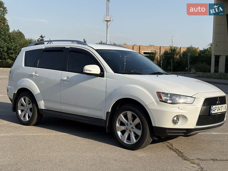 Позашляховик / Кросовер Mitsubishi Outlander XL 2010 в Запоріжжі