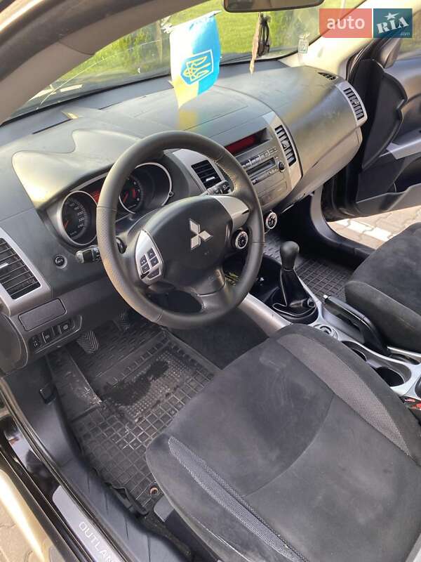 Внедорожник / Кроссовер Mitsubishi Outlander XL 2008 в Липовце фото 16 Внедорожник / Кроссовер Mitsubishi Outlander XL 2008 в Липовце