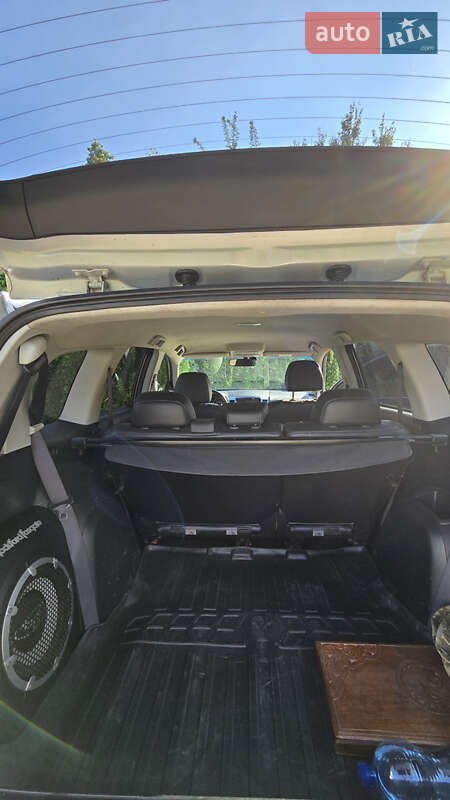 Позашляховик / Кросовер Mitsubishi Outlander XL 2010 в Вишгороді фото 6 Позашляховик / Кросовер Mitsubishi Outlander XL 2010 в Вишгороді