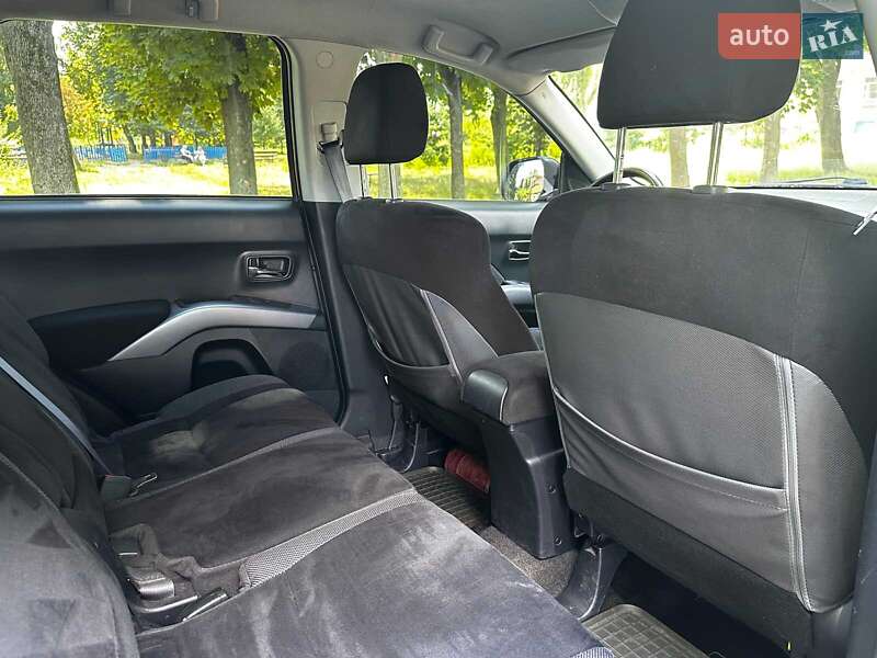 Внедорожник / Кроссовер Mitsubishi Outlander XL 2007 в Киеве