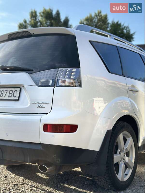 Внедорожник / Кроссовер Mitsubishi Outlander XL 2008 в Полтаве