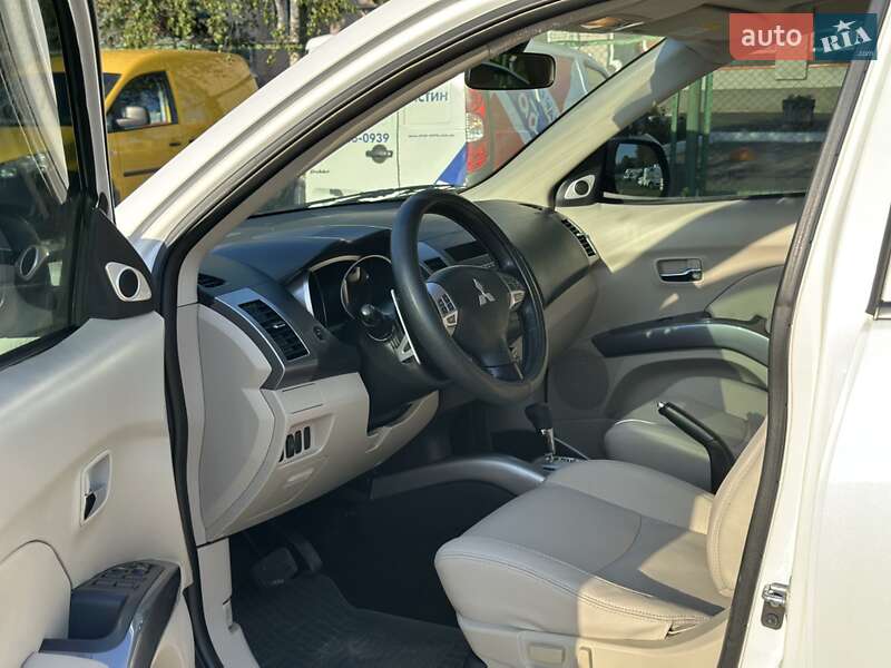 Внедорожник / Кроссовер Mitsubishi Outlander XL 2008 в Полтаве