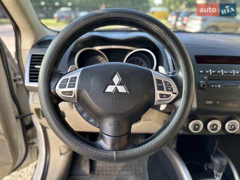 Внедорожник / Кроссовер Mitsubishi Outlander XL 2008 в Полтаве