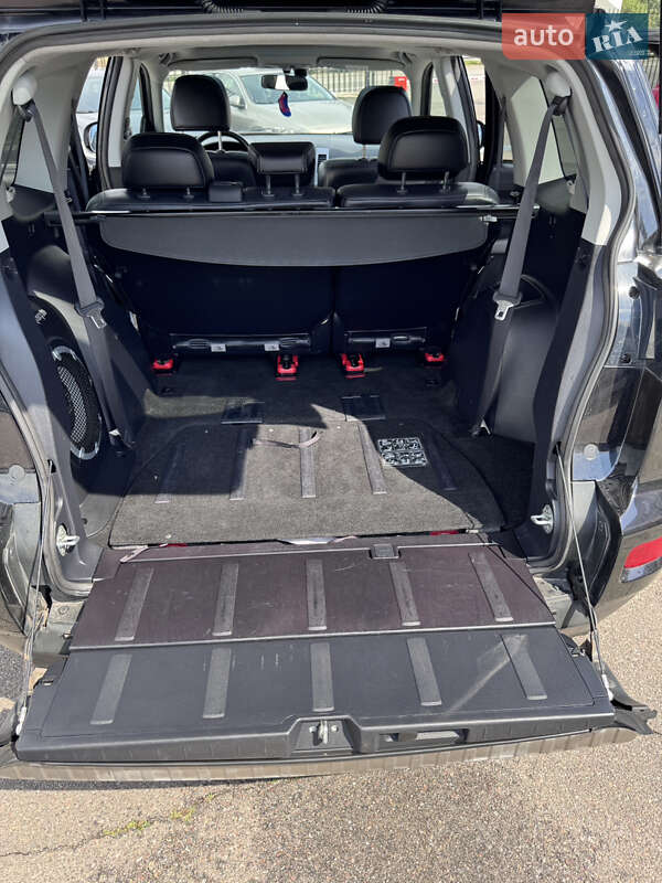 Внедорожник / Кроссовер Mitsubishi Outlander XL 2010 в Киеве