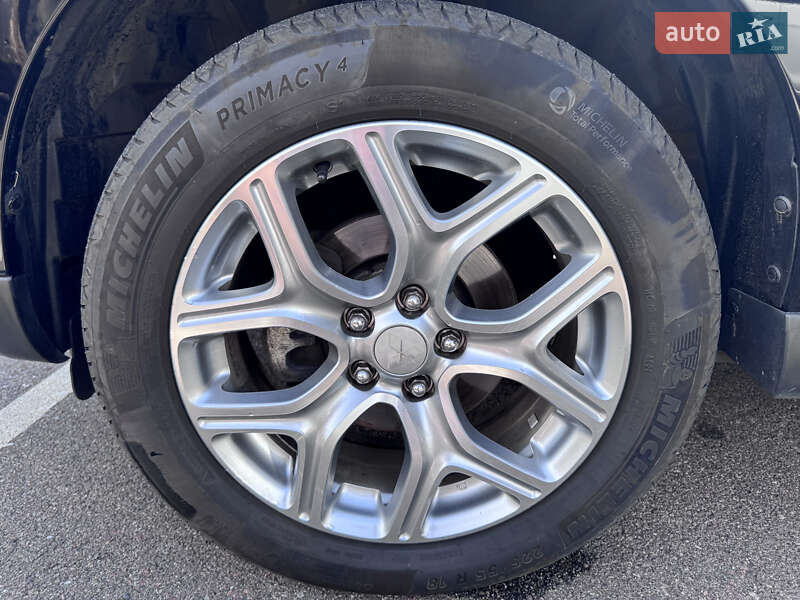 Внедорожник / Кроссовер Mitsubishi Outlander XL 2010 в Киеве