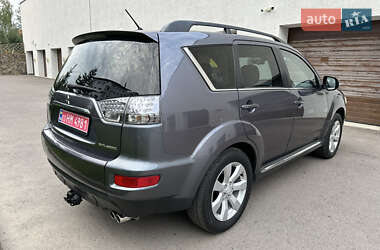 Внедорожник / Кроссовер Mitsubishi Outlander XL 2011 в 