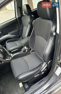 Внедорожник / Кроссовер Mitsubishi Outlander XL 2011 в 