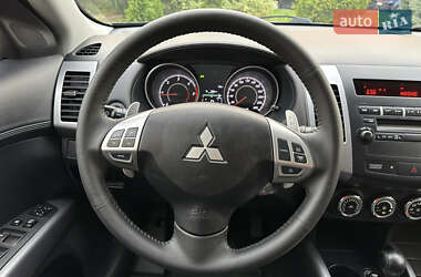 Внедорожник / Кроссовер Mitsubishi Outlander XL 2011 в 